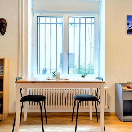 Urban Retreat - Cozy Studio With Private Patio Apartamento Zurique Exterior foto